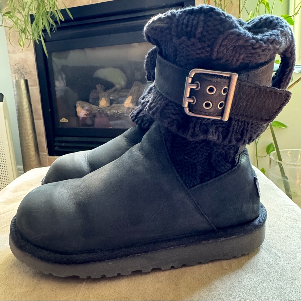 UGG Cassidee Black Leather Sweater Knit Boots with Buckle Size 2